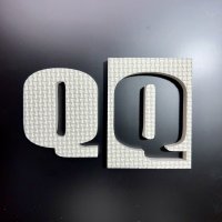 ジョイントマット素材の切り文字【Q】（文字基本高さ70mm　厚み10mm） 